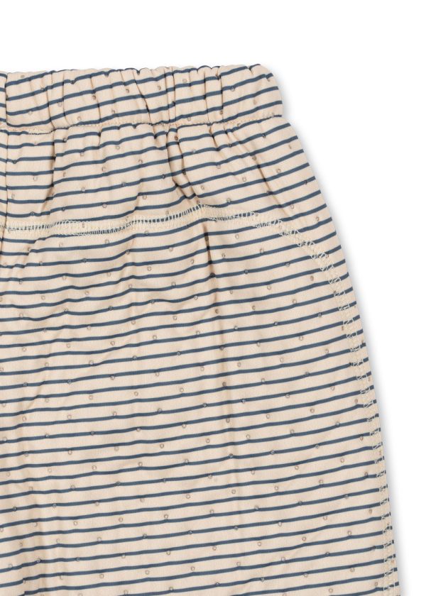 4e741951-5d1f-4e59-8996-1106e7769228-4