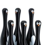 Детский набор кегельбанов в виде пингвинов (Penguin skittles set) торг. марки "Vilac"