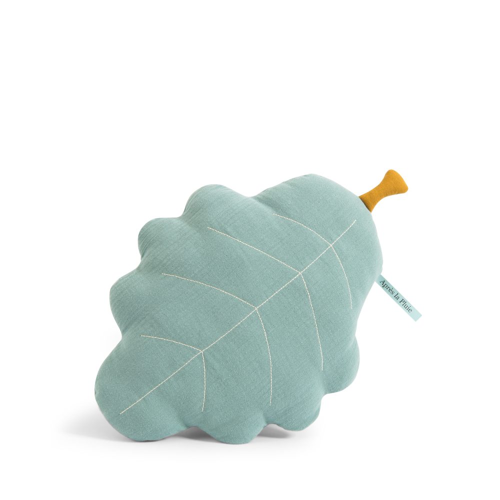 Oak tree leaf cushion Après la pluie
