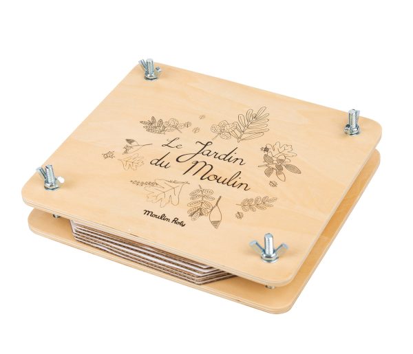 Игрушечный пресс для цветов (FR - Flower press Le jardin du moulin (French)) торг. марки "Moulin Roty", арт. № 712210