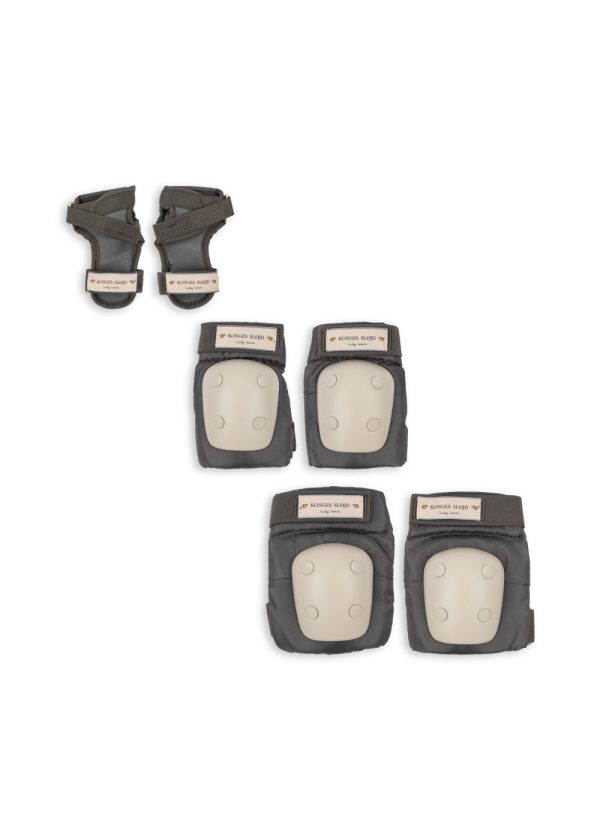 Комплект защиты для детей (PROTECTIVE GEAR) торг. марки "Konges Slоjd", арт. № KS102326, в комплект входит: 2 защиты запястья, 2 локтевые протекторы и / ONE SIZE